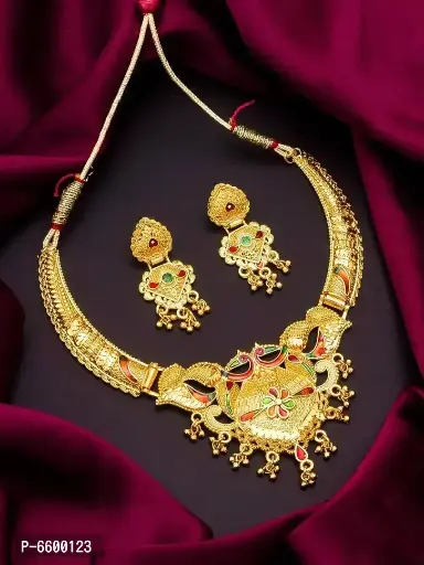 Alloy Golden Designer Necklace Set
